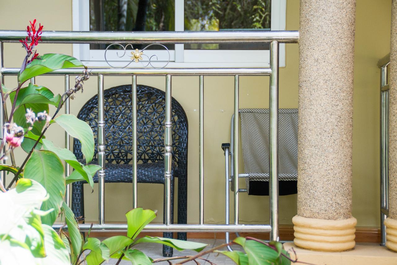 Arua Desert Breeze Hotel מראה חיצוני תמונה