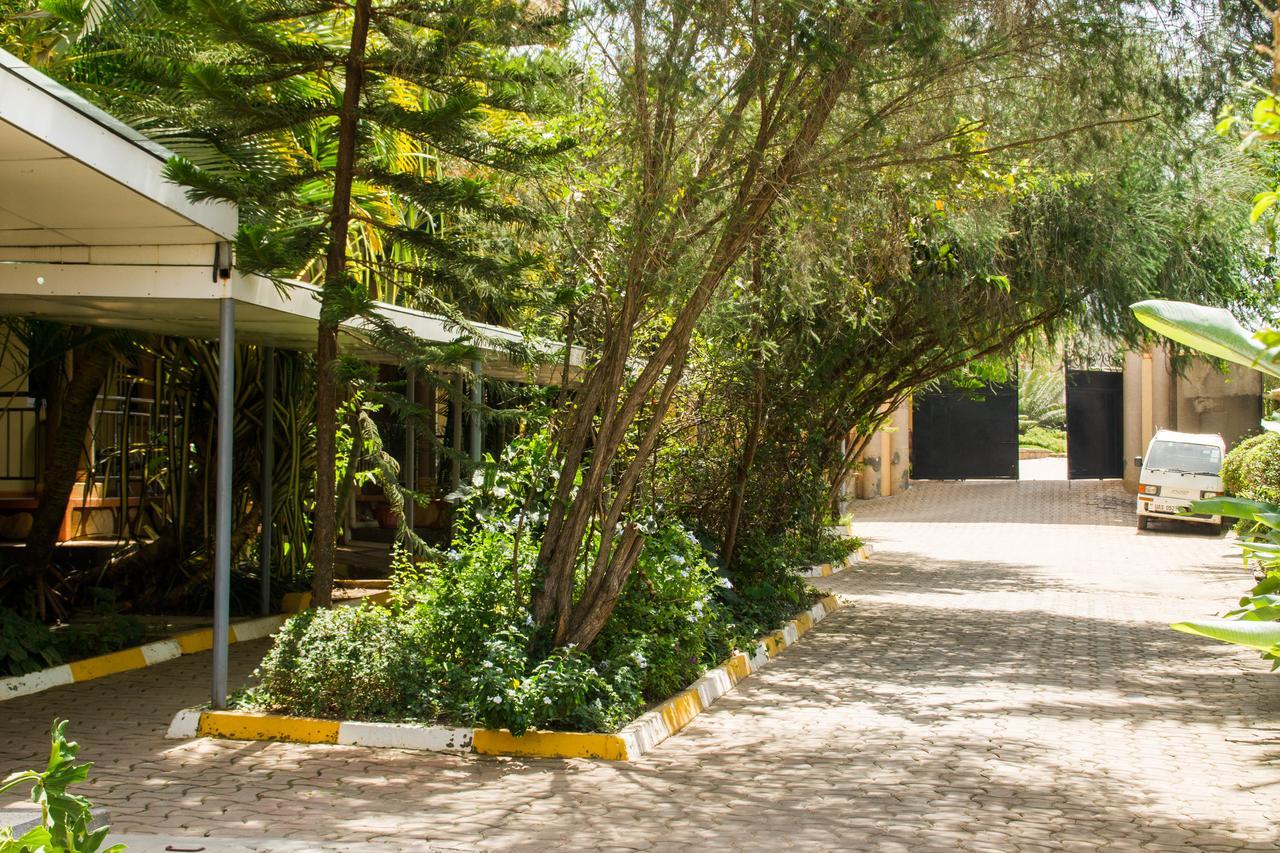 Arua Desert Breeze Hotel מראה חיצוני תמונה