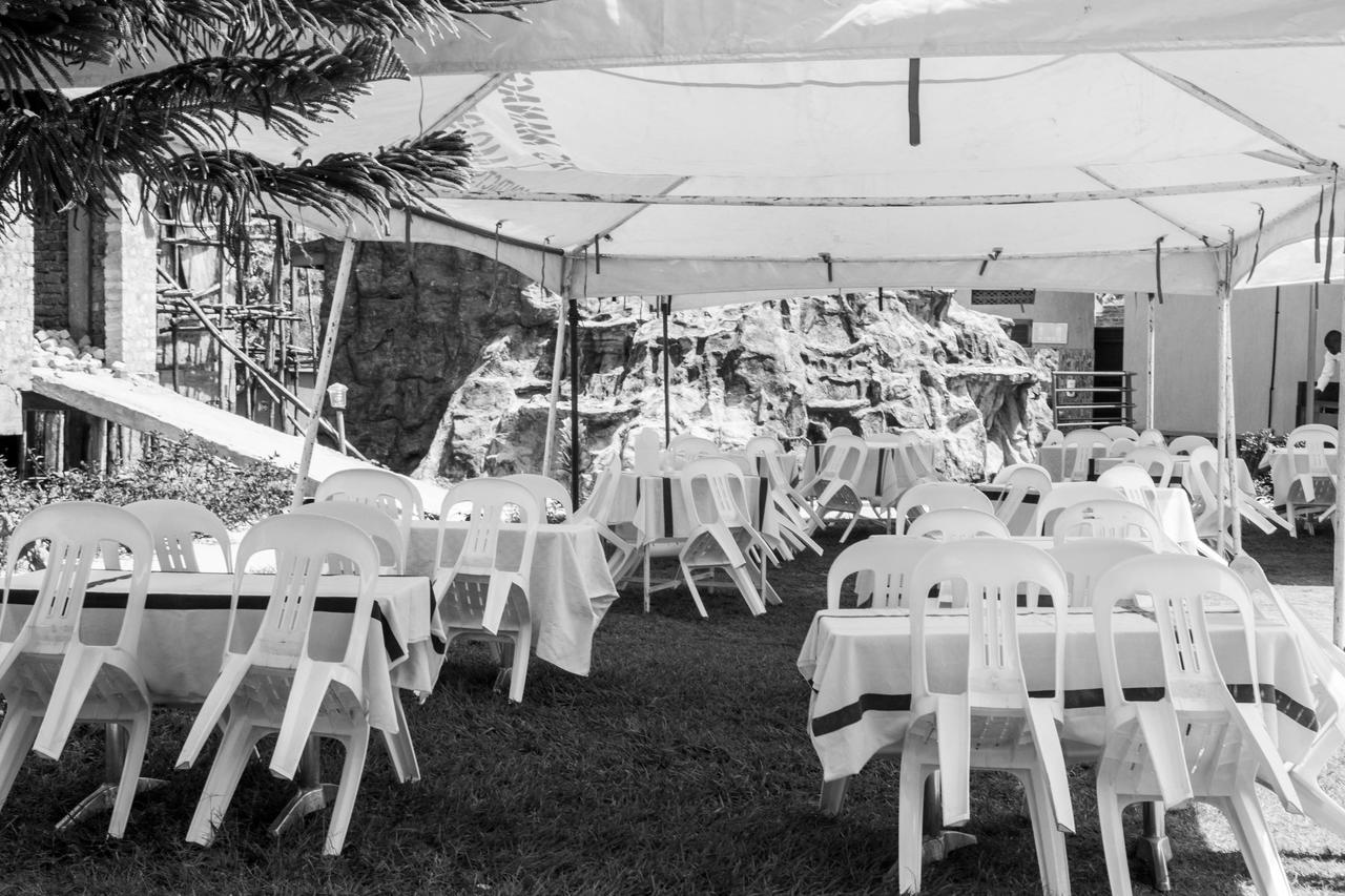 Arua Desert Breeze Hotel מראה חיצוני תמונה