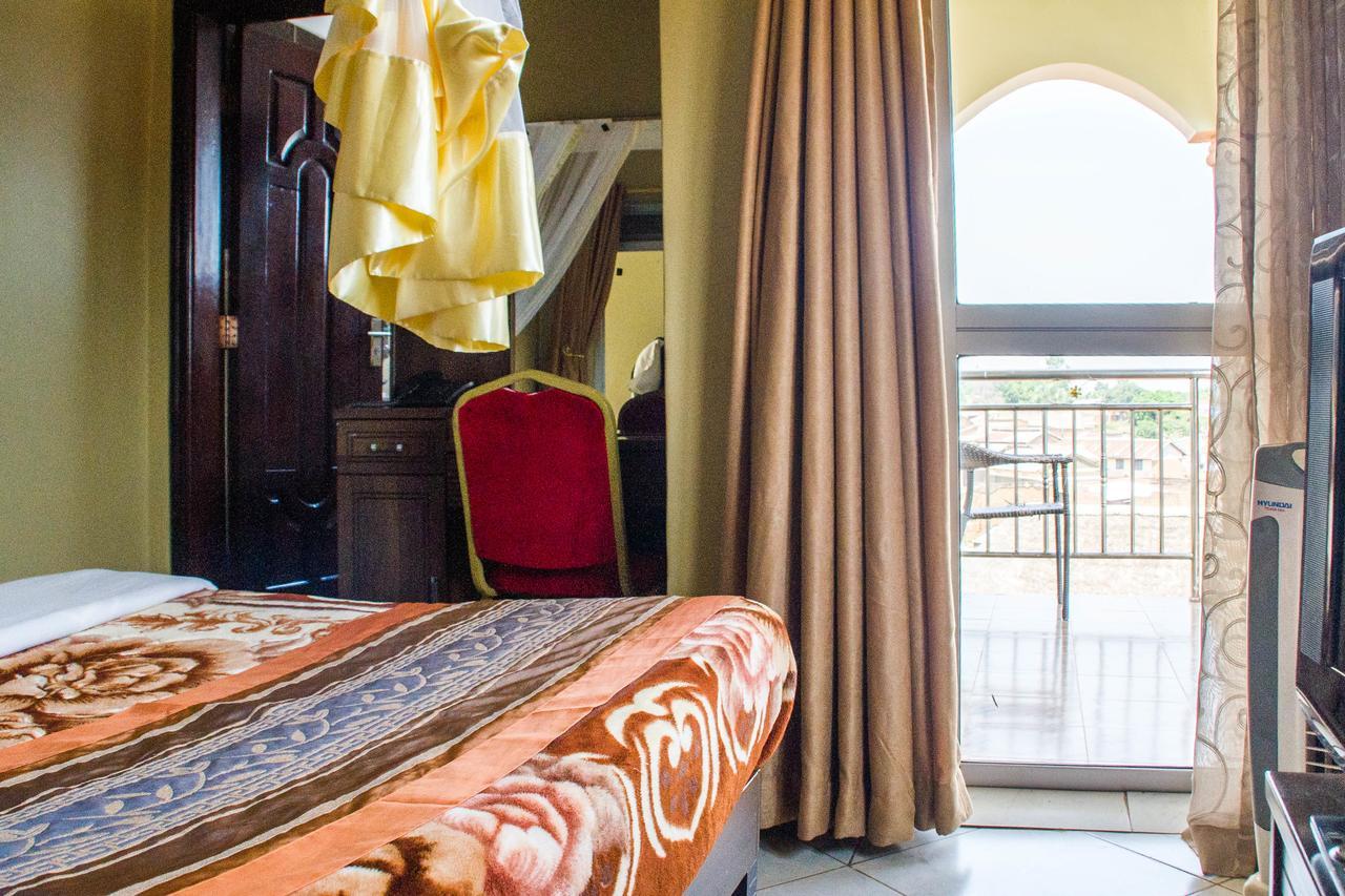 Arua Desert Breeze Hotel מראה חיצוני תמונה