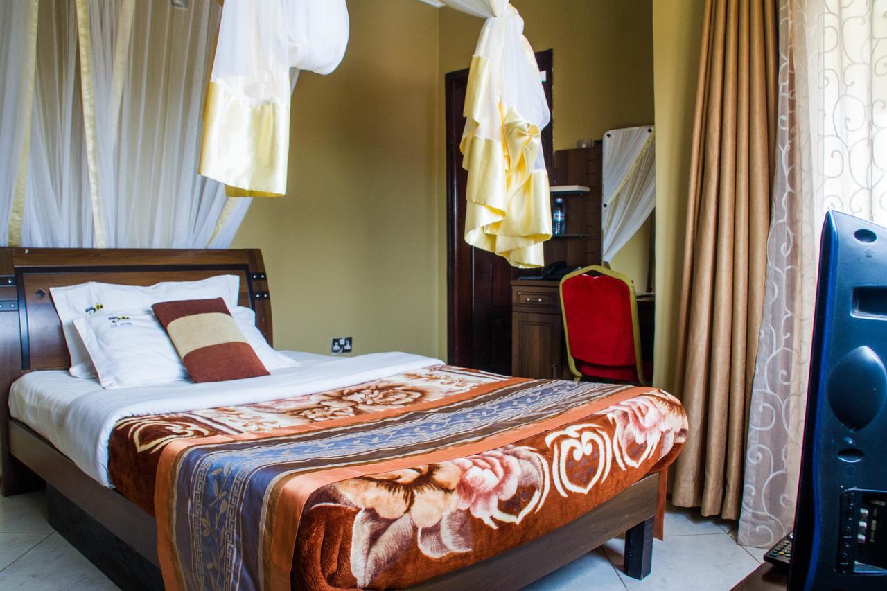 Arua Desert Breeze Hotel מראה חיצוני תמונה