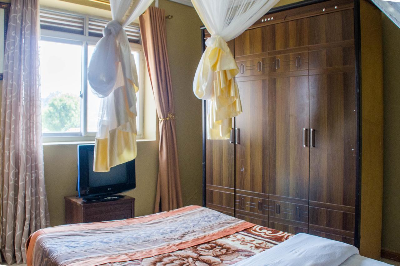 Arua Desert Breeze Hotel מראה חיצוני תמונה