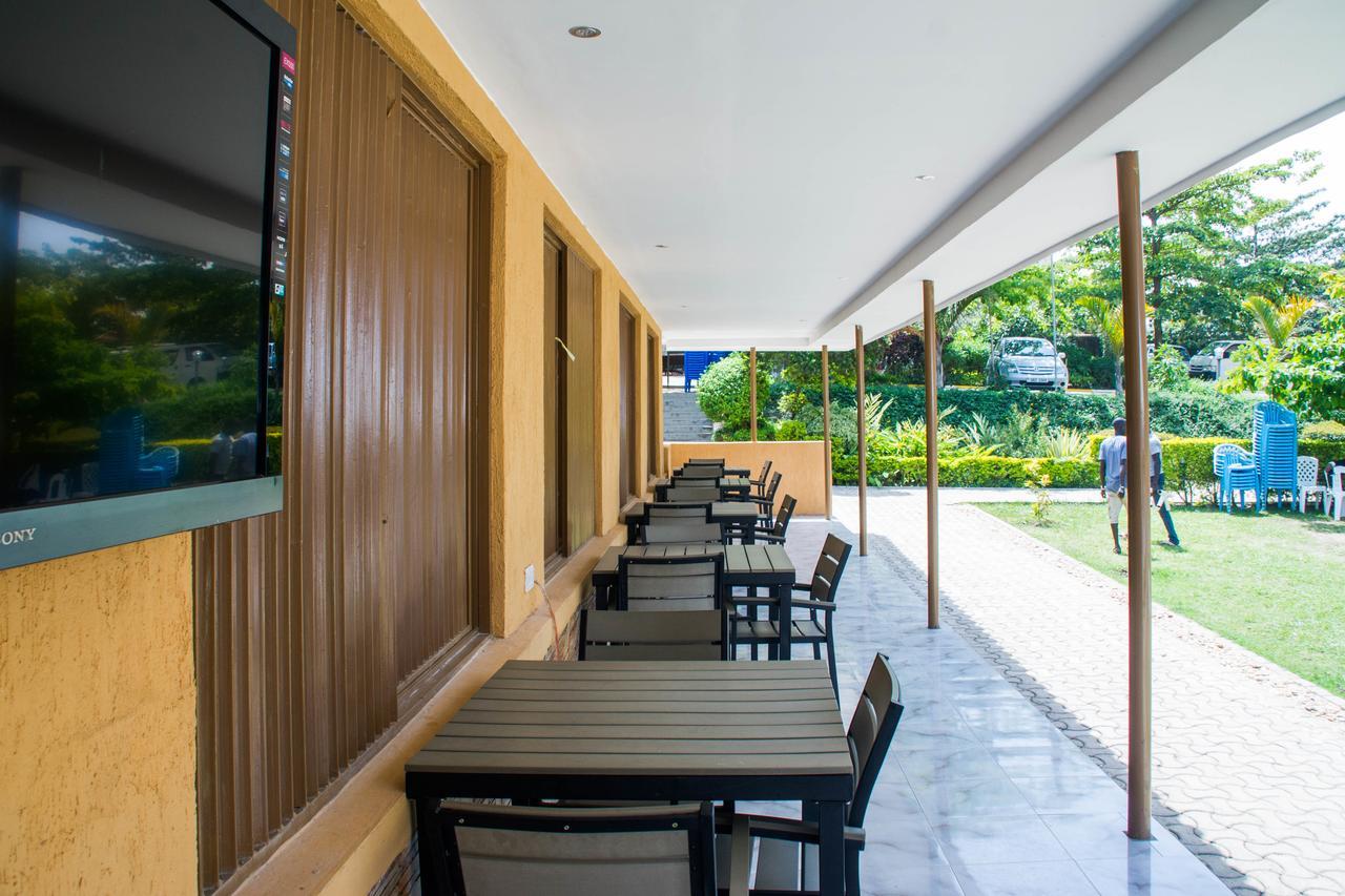 Arua Desert Breeze Hotel מראה חיצוני תמונה